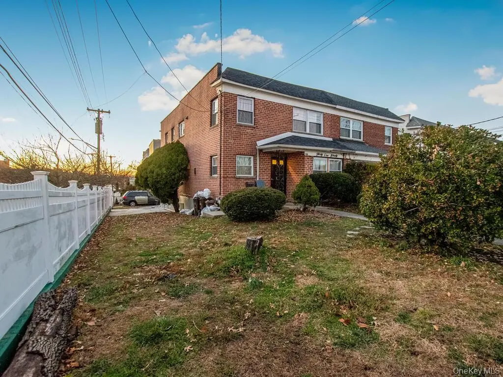 4190 E Tremont Avenue Bronx NY 10465