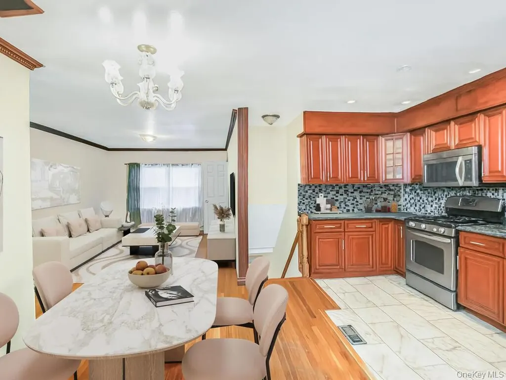 4190 E Tremont Avenue Bronx NY 10465