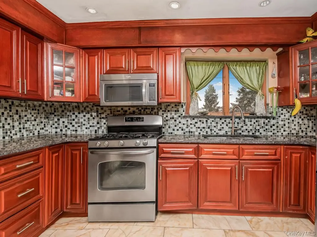 4190 E Tremont Avenue Bronx NY 10465