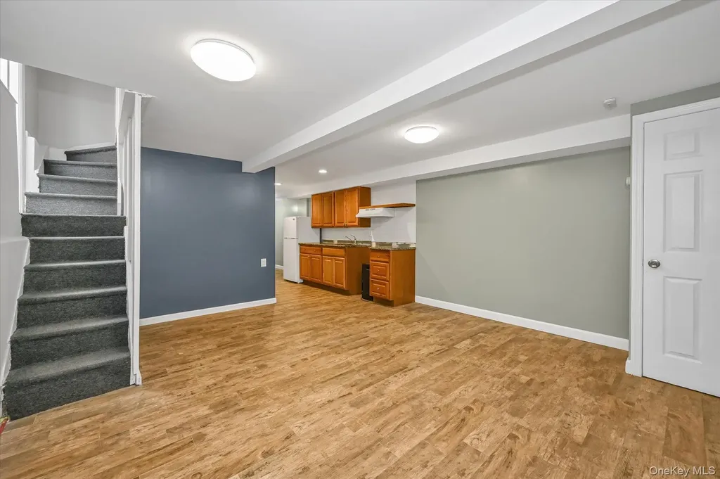6439 58th Road Maspeth NY 11378