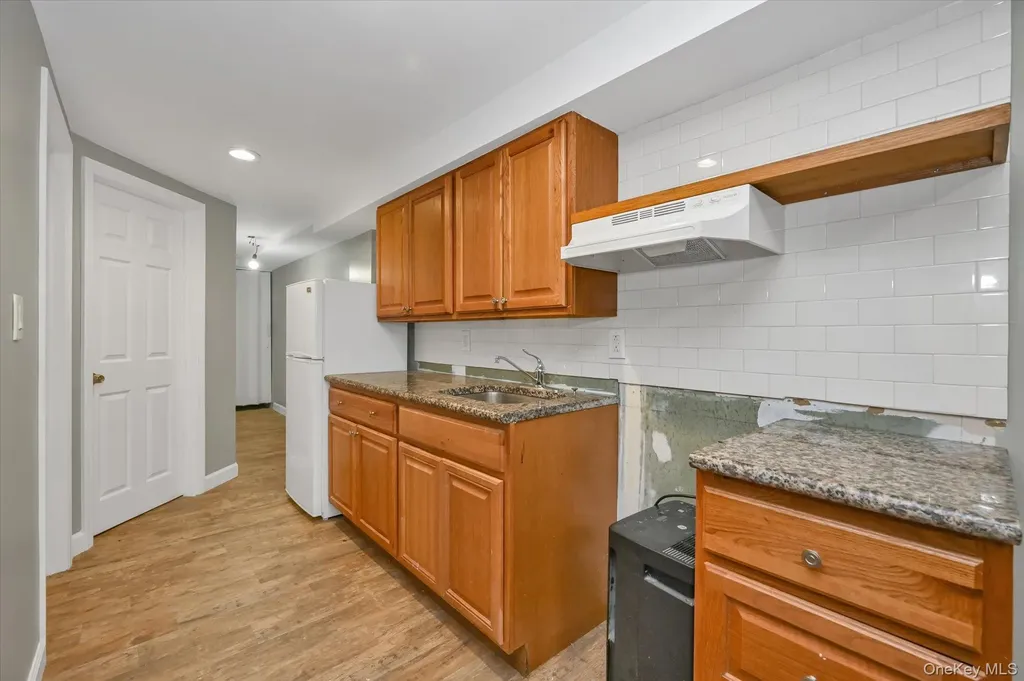6439 58th Road Maspeth NY 11378