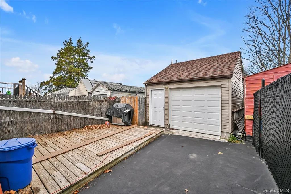 6439 58th Road Maspeth NY 11378