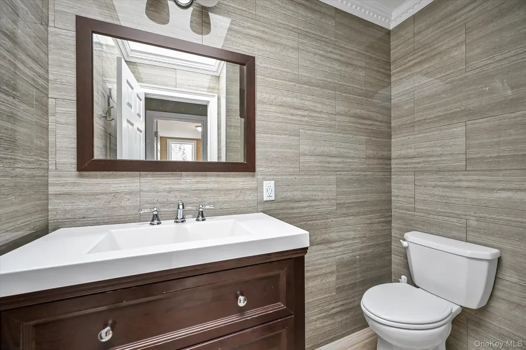 6439 58th Road Maspeth NY 11378
