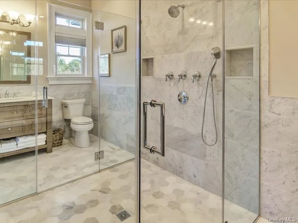 17 Adam Lane Westhampton Beach NY 11978