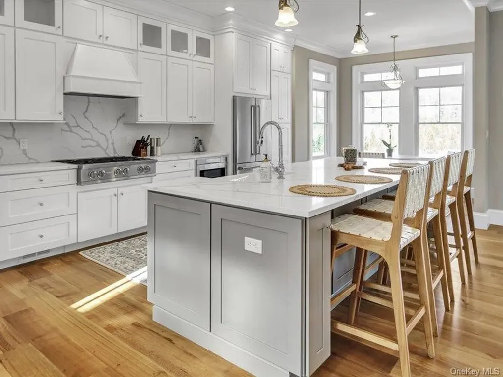 17 Adam Lane Westhampton Beach NY 11978