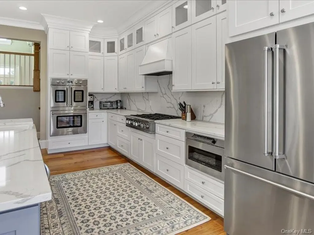 17 Adam Lane Westhampton Beach NY 11978