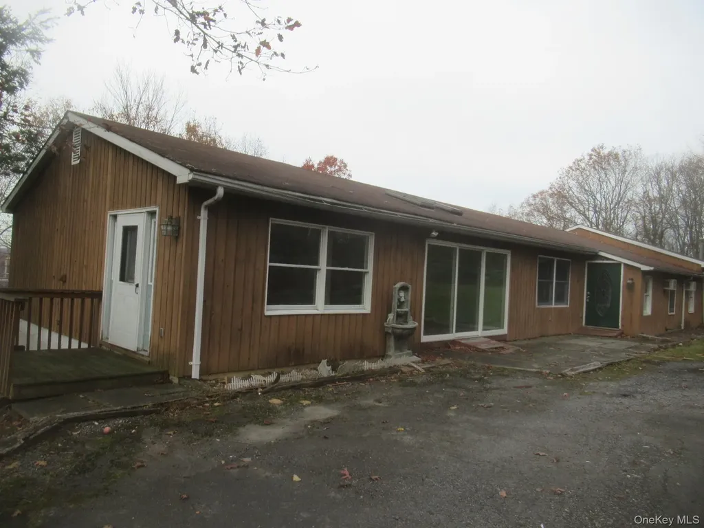 64 Hillside View Road Mahopac NY 10541