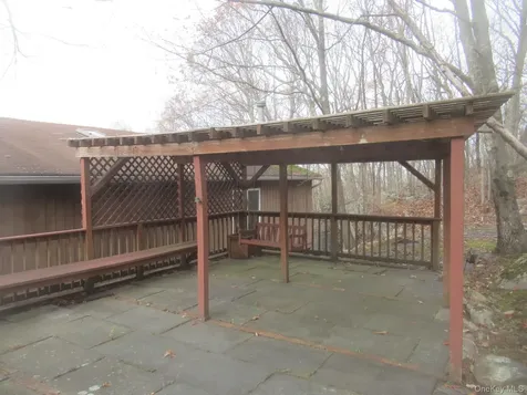 64 Hillside View Road Mahopac NY 10541