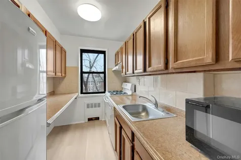 620 Pelham Road New Rochelle NY 10805