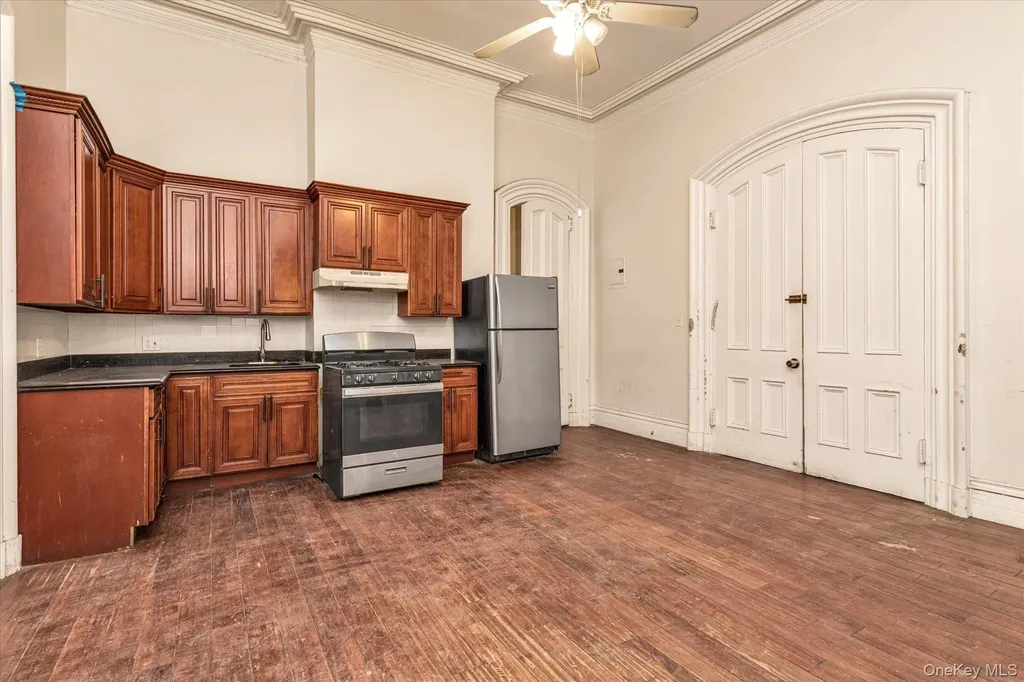 11-41 123 Street Bayside NY 11361