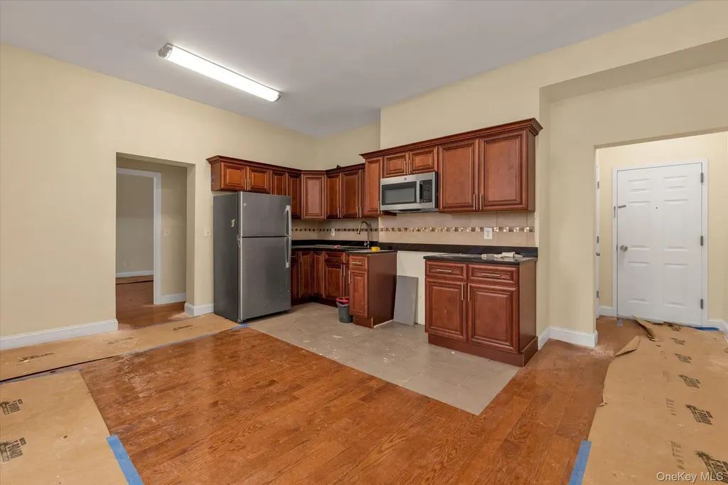 11-41 123 Street Bayside NY 11361