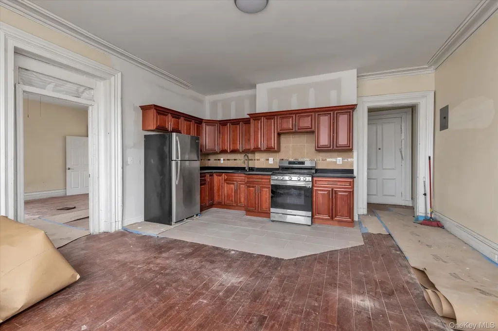 11-41 123 Street Bayside NY 11361