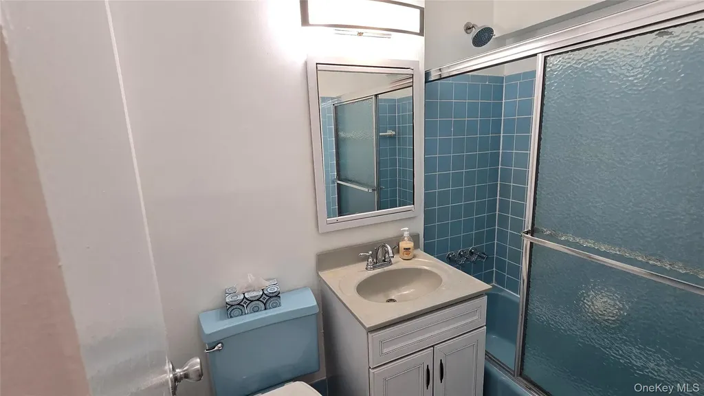 30 Daley Place Lynbrook NY 11563