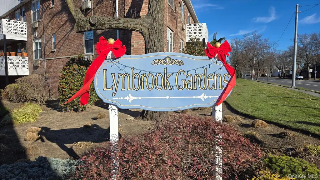 30 Daley Place Lynbrook NY 11563