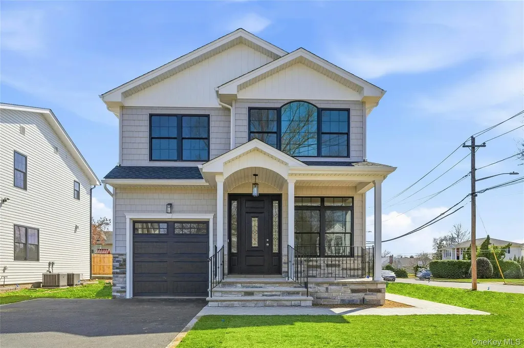 3380 Woodward Avenue Wantagh NY 11793
