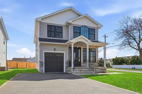 3380 Woodward Avenue Wantagh NY 11793