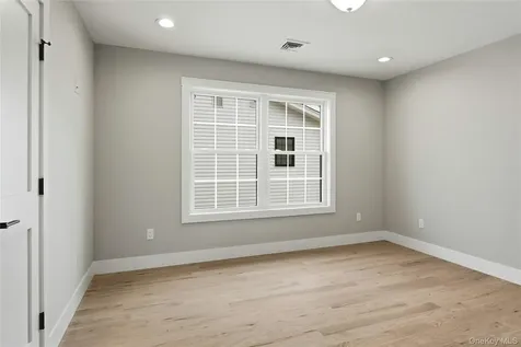 3380 Woodward Avenue Wantagh NY 11793
