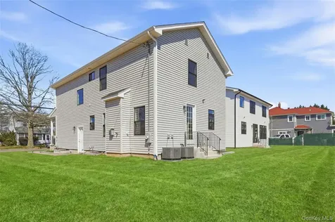3380 Woodward Avenue Wantagh NY 11793