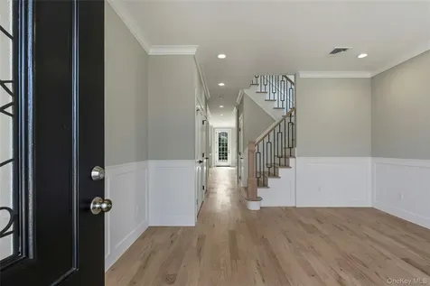 3380 Woodward Avenue Wantagh NY 11793