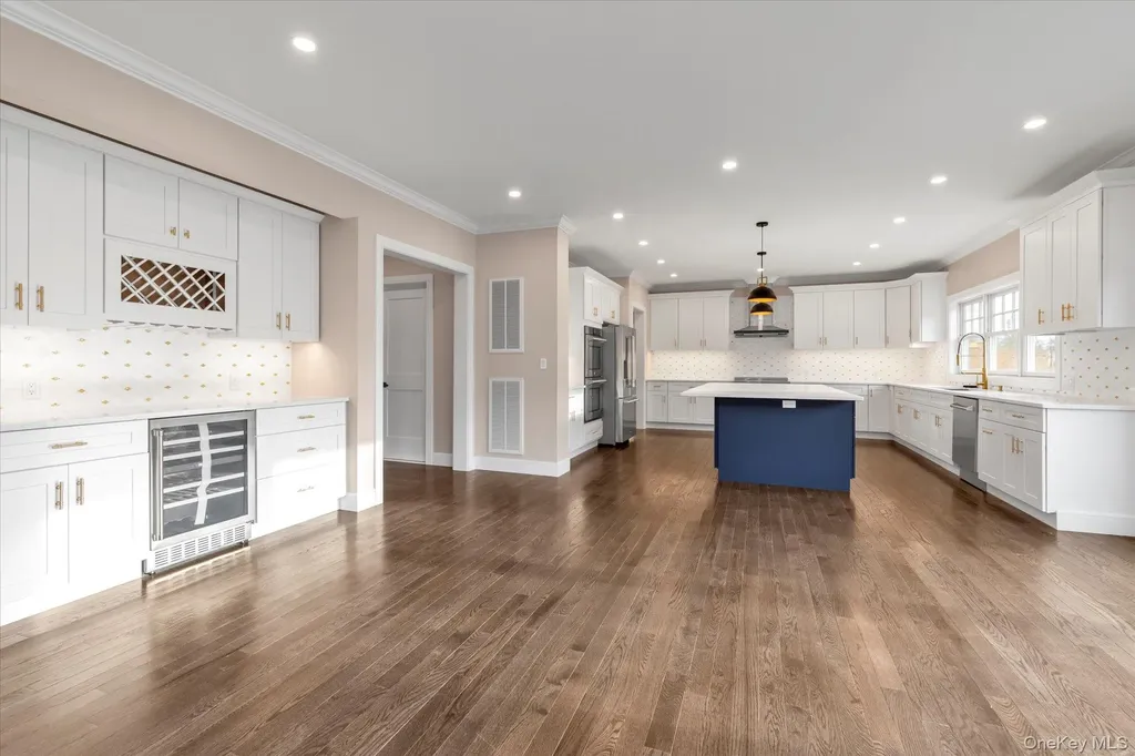 34 Calumet Drive Dix Hills NY 11746