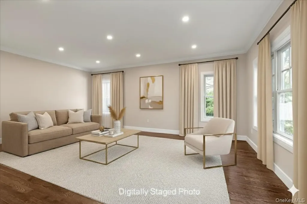 34 Calumet Drive Dix Hills NY 11746