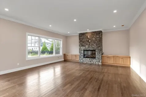 34 Calumet Drive Dix Hills NY 11746