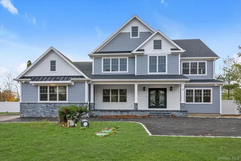 34 Calumet Drive Dix Hills NY 11746