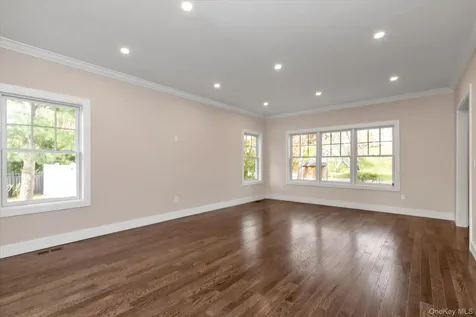 34 Calumet Drive Dix Hills NY 11746
