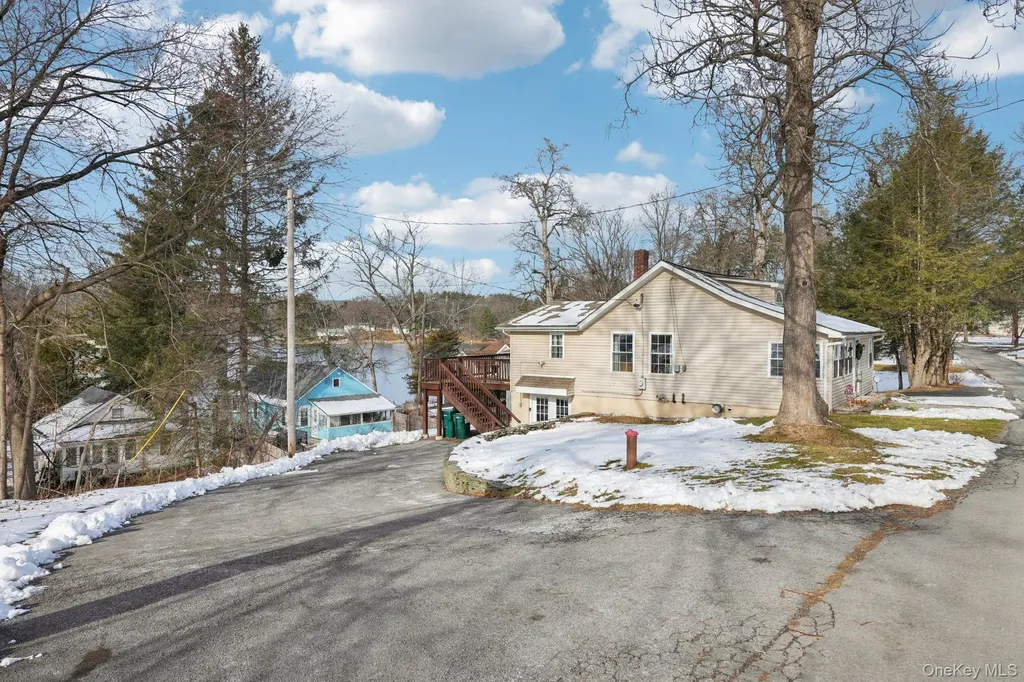 252 East Drive Walden NY 12586