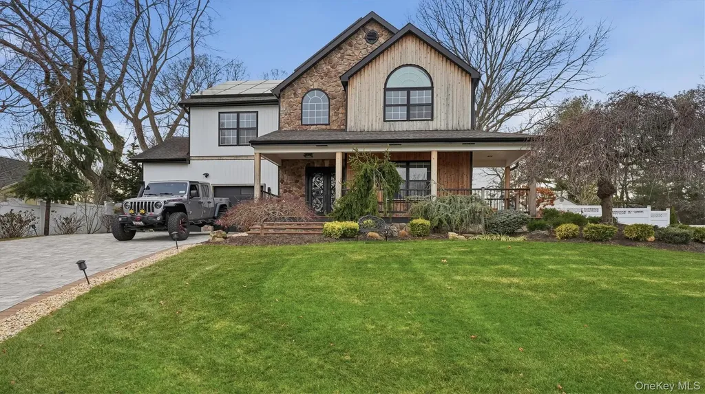 8 Hamilton Place Lake Grove NY 11755