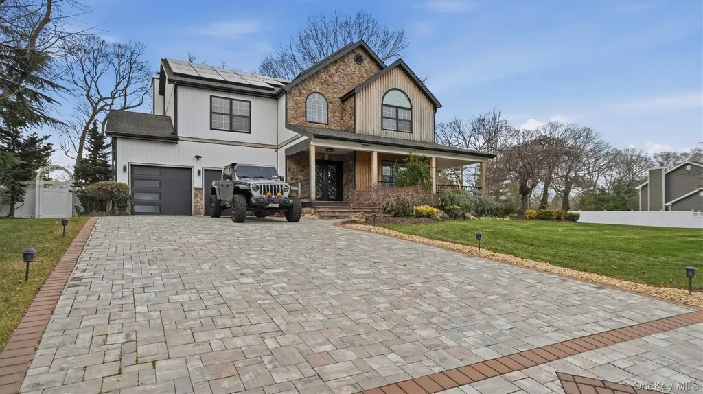8 Hamilton Place Lake Grove NY 11755