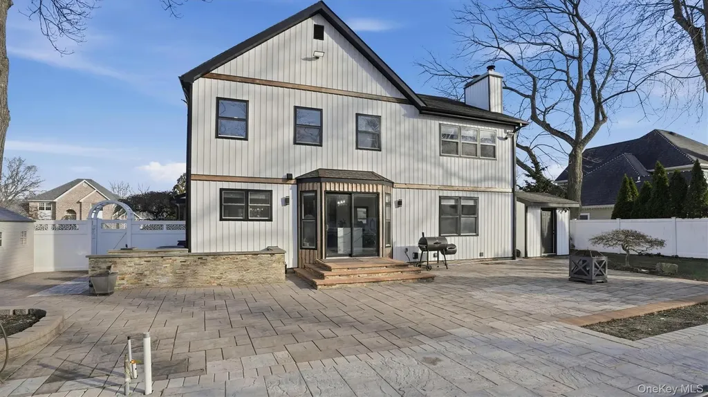 8 Hamilton Place Lake Grove NY 11755