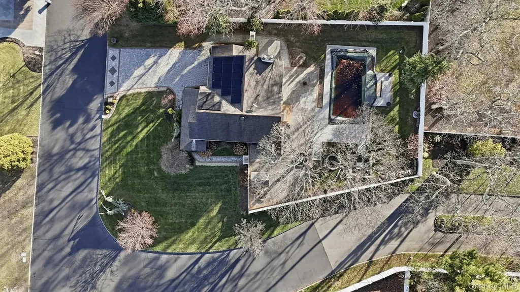 8 Hamilton Place Lake Grove NY 11755