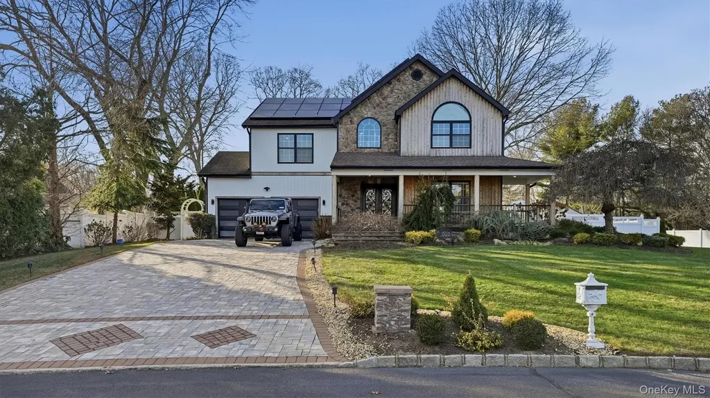 8 Hamilton Place Lake Grove NY 11755