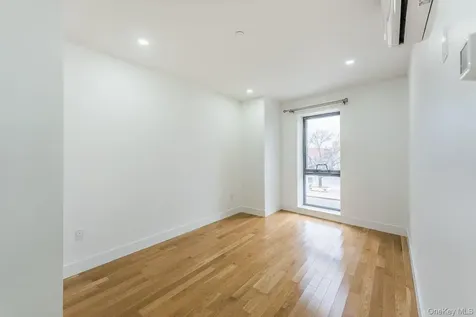 165-02 Sanford Avenue Flushing NY 11358