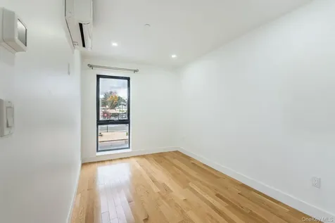 165-02 Sanford Avenue Flushing NY 11358