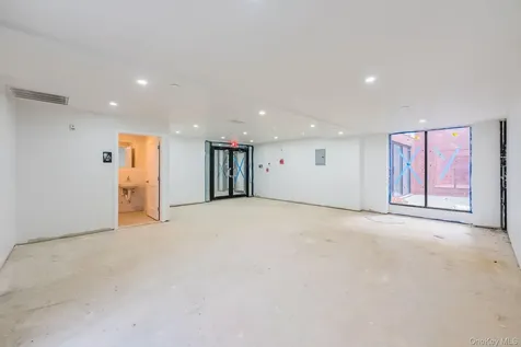 165-02 Sanford Avenue Flushing NY 11358