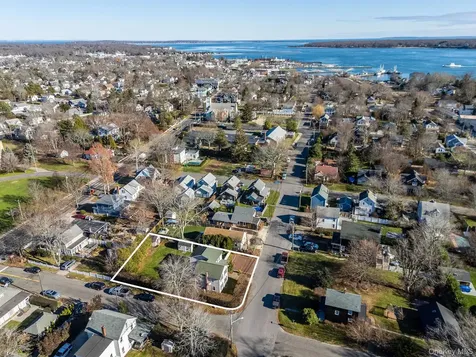 735 Aka 718 Wiggins Wiggins Street Greenport NY 11944