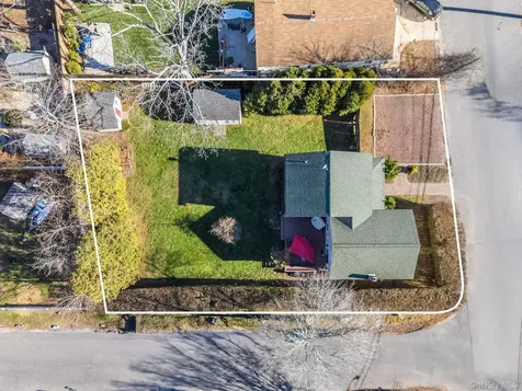 735 Aka 718 Wiggins Wiggins Street Greenport NY 11944