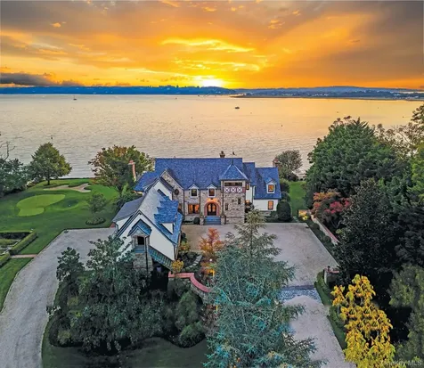 200# Centre Island Road Centre Island NY 11771