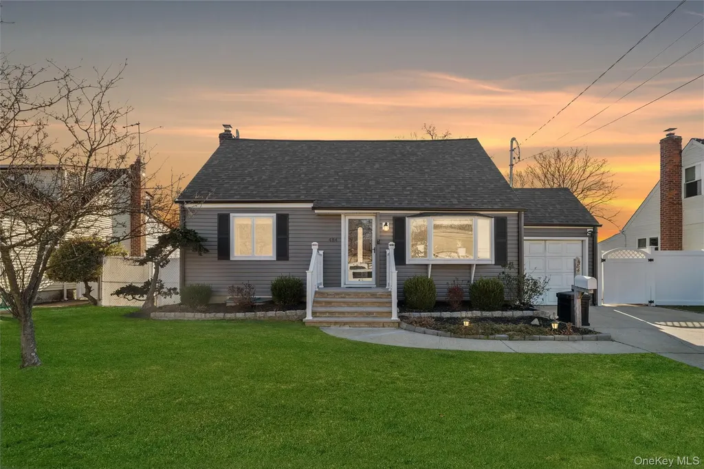 484 18th Street West Babylon NY 11704