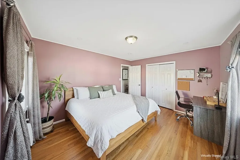 484 18th Street West Babylon NY 11704