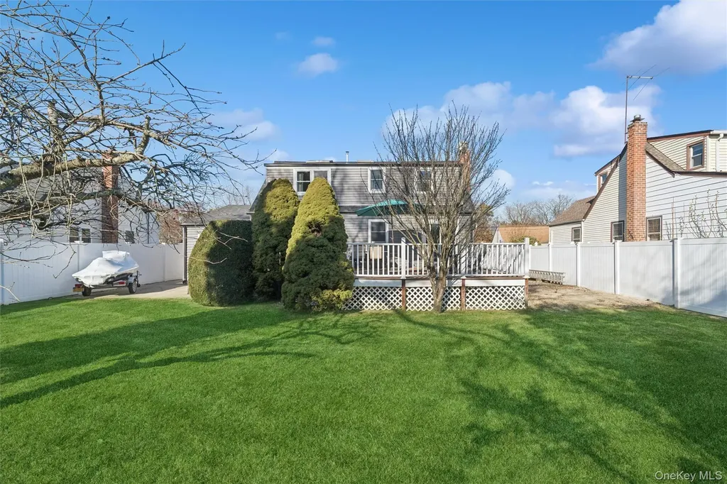484 18th Street West Babylon NY 11704