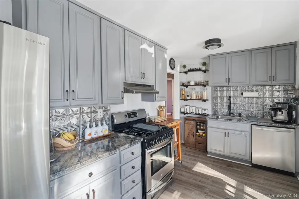 484 18th Street West Babylon NY 11704