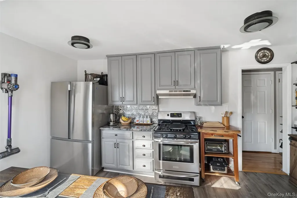 484 18th Street West Babylon NY 11704