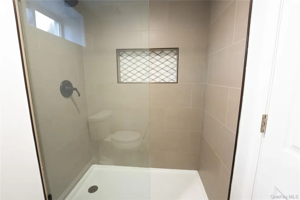 275 Longvue Terrace Yonkers NY 10710