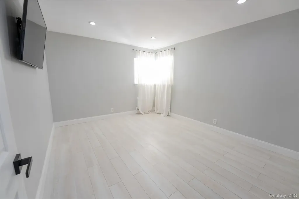 275 Longvue Terrace Yonkers NY 10710
