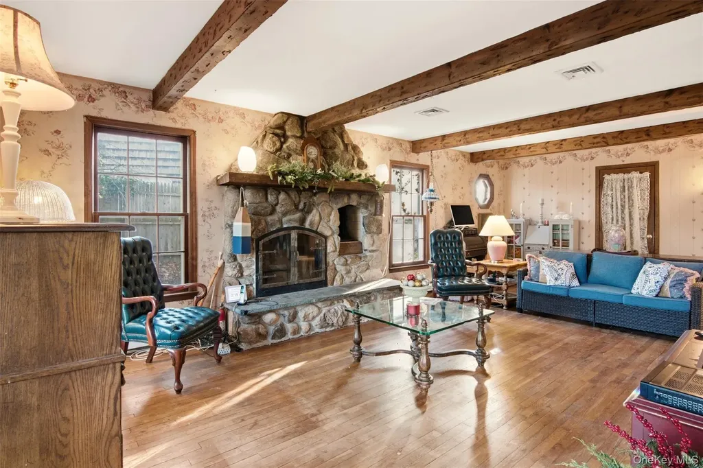 105 Rustic Road Port Jefferson NY 11777
