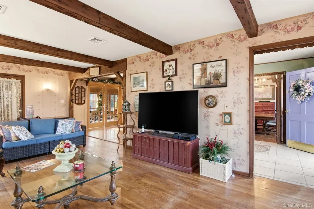 105 Rustic Road Port Jefferson NY 11777