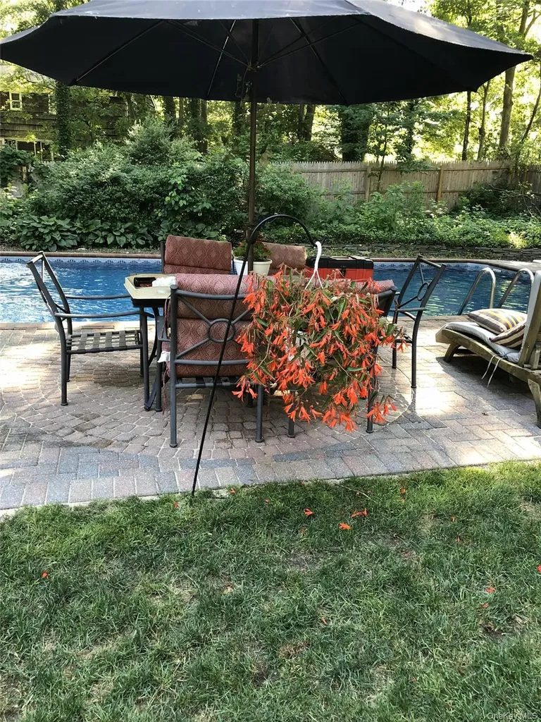 105 Rustic Road Port Jefferson NY 11777